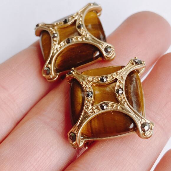 Vintage Monet Mid Century Tiger Eye Clip Earrings, Gemstone, 1960s Jewelry - Picture 6 of 11